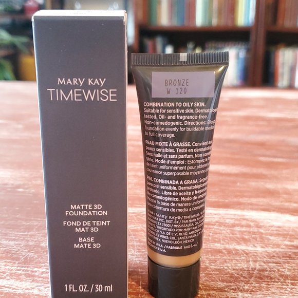 Bronze W 120 Matte 3D Foundation - Mary Kay - Picture 1 of 7